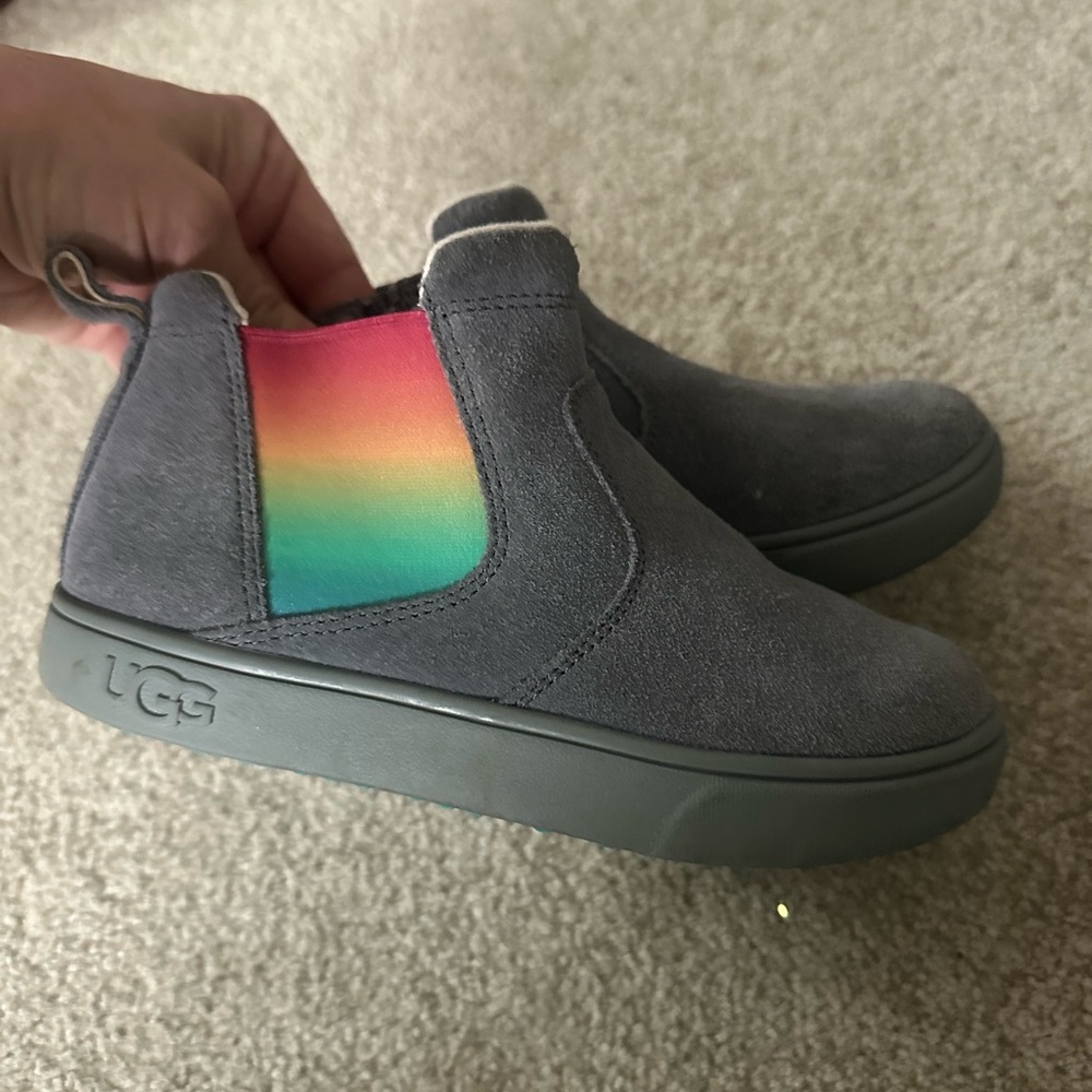 Girls Ugg shoes like new